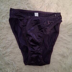 Lily of France nwot vintage panties Medium purple satiny nylon blend high cut